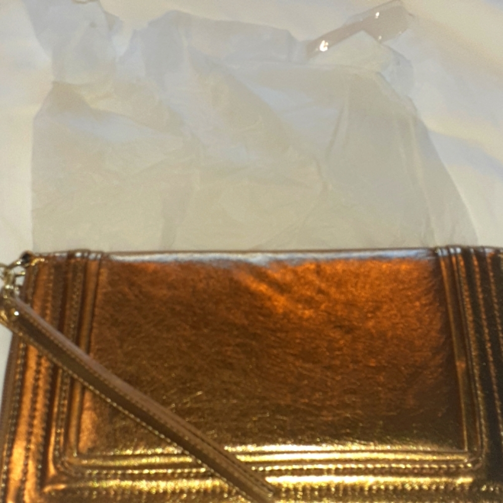 🔥B3G1Free🔥AVON Gold zipper bag